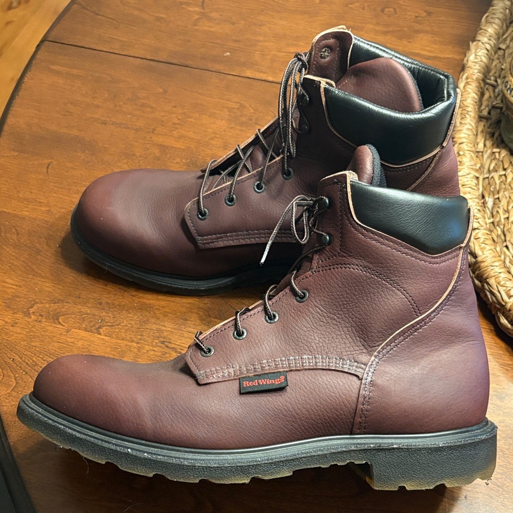 Men’s Red Wing’s 6 Inch Soft Toe Brown Leather Work Boots.